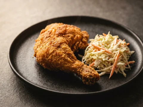 Fried Chicken mit Coleslaw